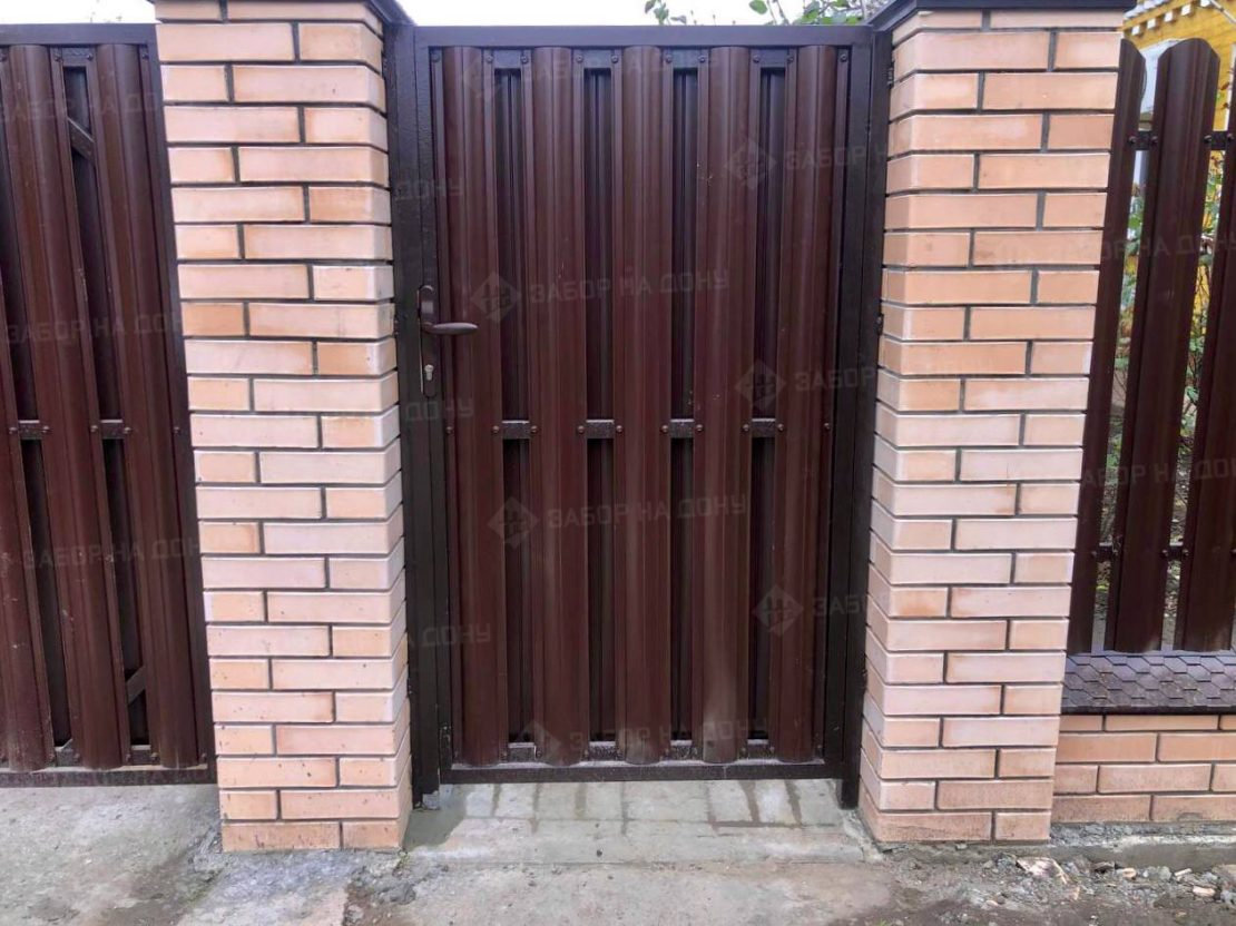 Калитка из евроштакетника  в Ейске