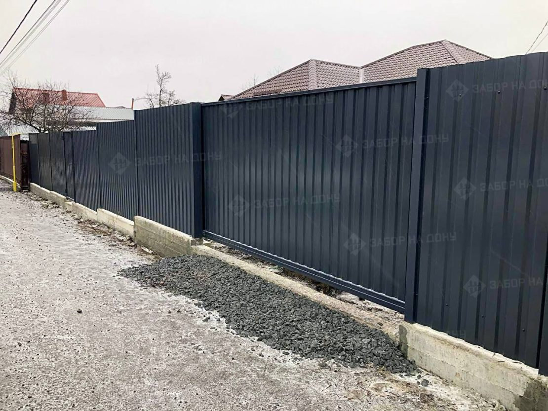Откатные ворота из профлиста  в Ейске